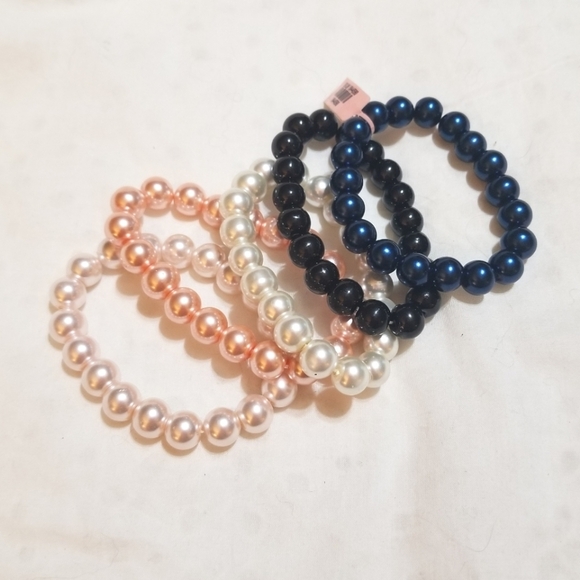 NORDSTROM LUSCIOUS Bundle of 5 Stretch Faux Pearl Bracelets - Picture 2 of 6